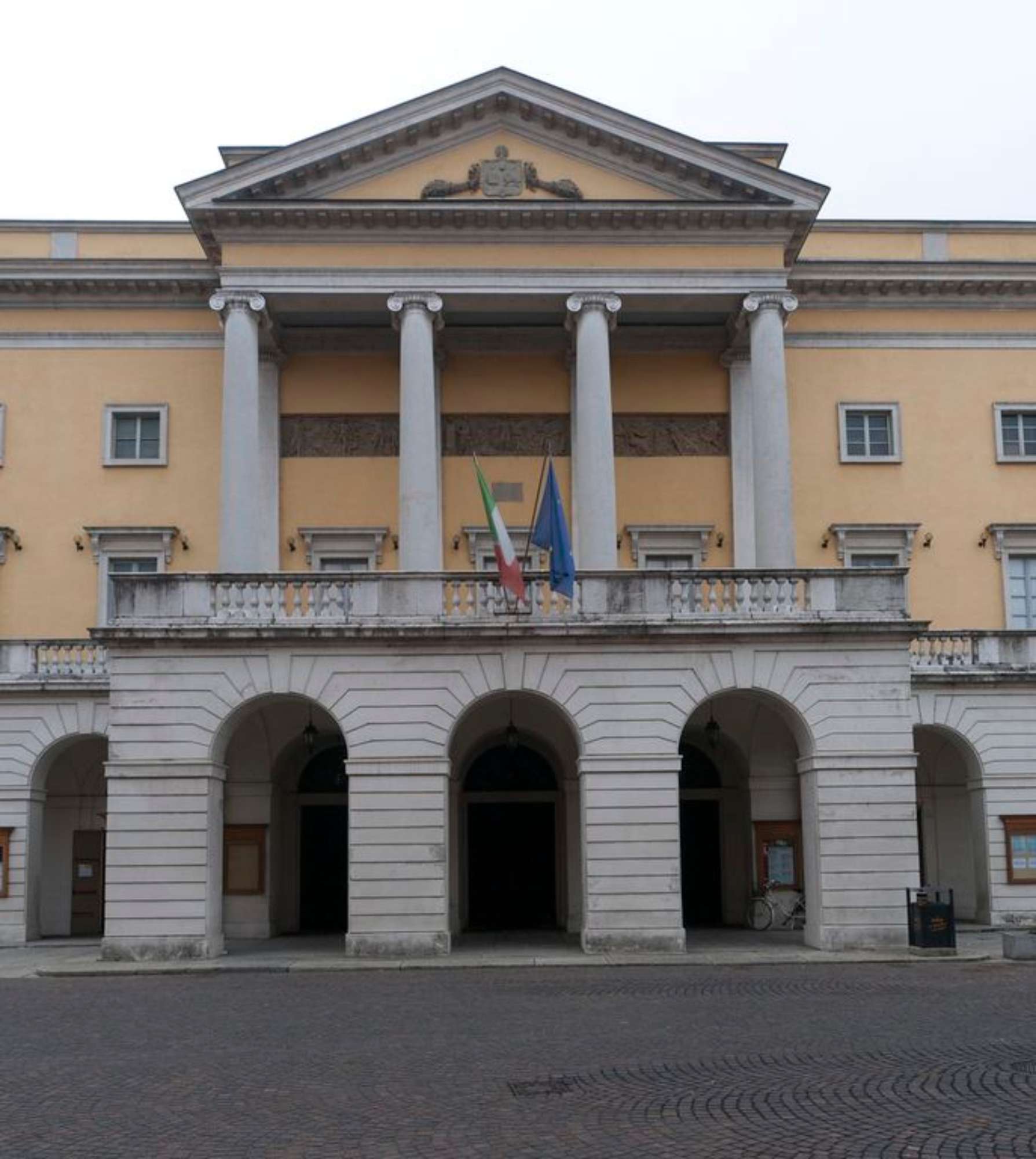 Piacenza, Teatro Municipale, esterno (foto Andrea Scardova, IBC) 2016